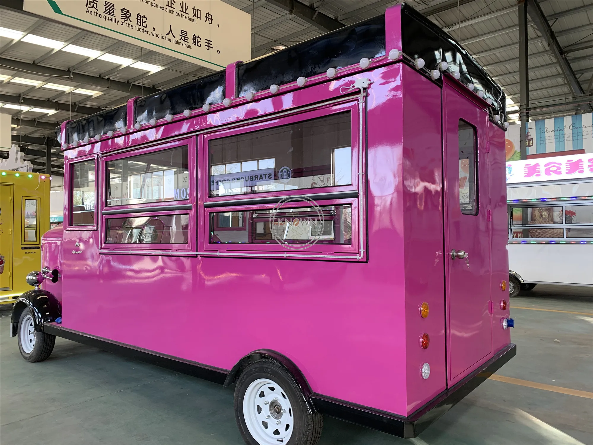 Одобренный CE электрический грузовик для еды на продажу, Европа, ретро, торговая тележка для пиццы, мороженого, мобильный винтажный уличный кухонный киоск для общественного питания