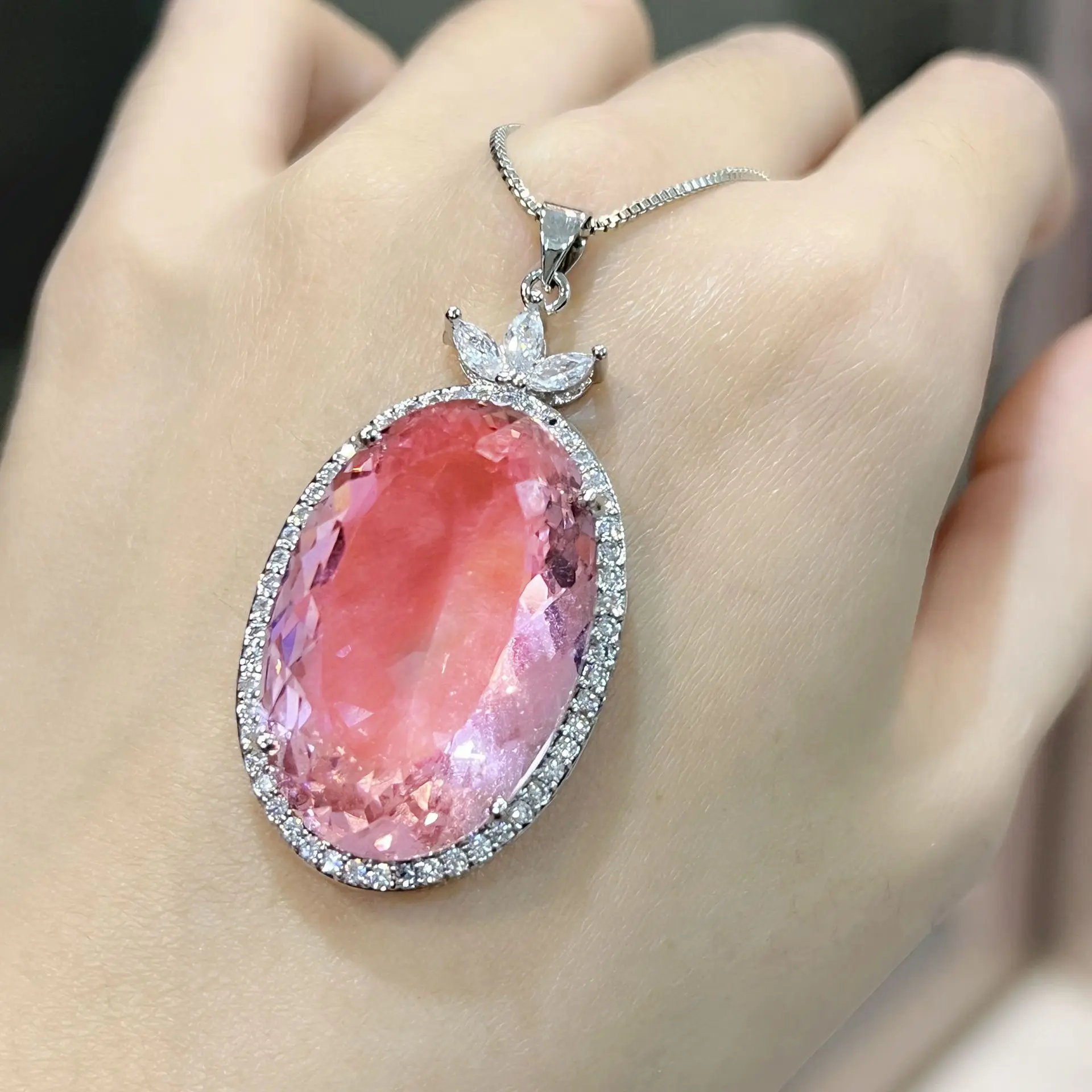 

Luxury Sparkling Crystal Egg-shaped Pendant Female Choker Accessories Trendy Silver 925 Chain Necklace Women Jewelry
