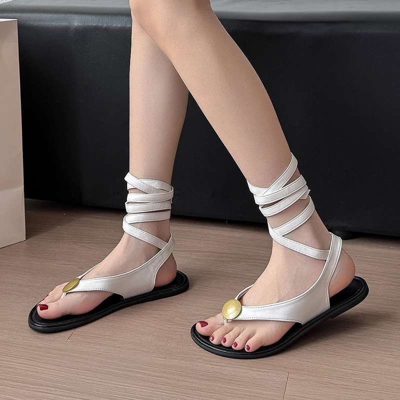 Sepatu Wanita 2025 Sandal Jepit Sandal Wanita Sepatu Pantai Baru Sandal Wanita Kasual Bertali Sandal Datar Luar Ruangan Musim Panas Wanita