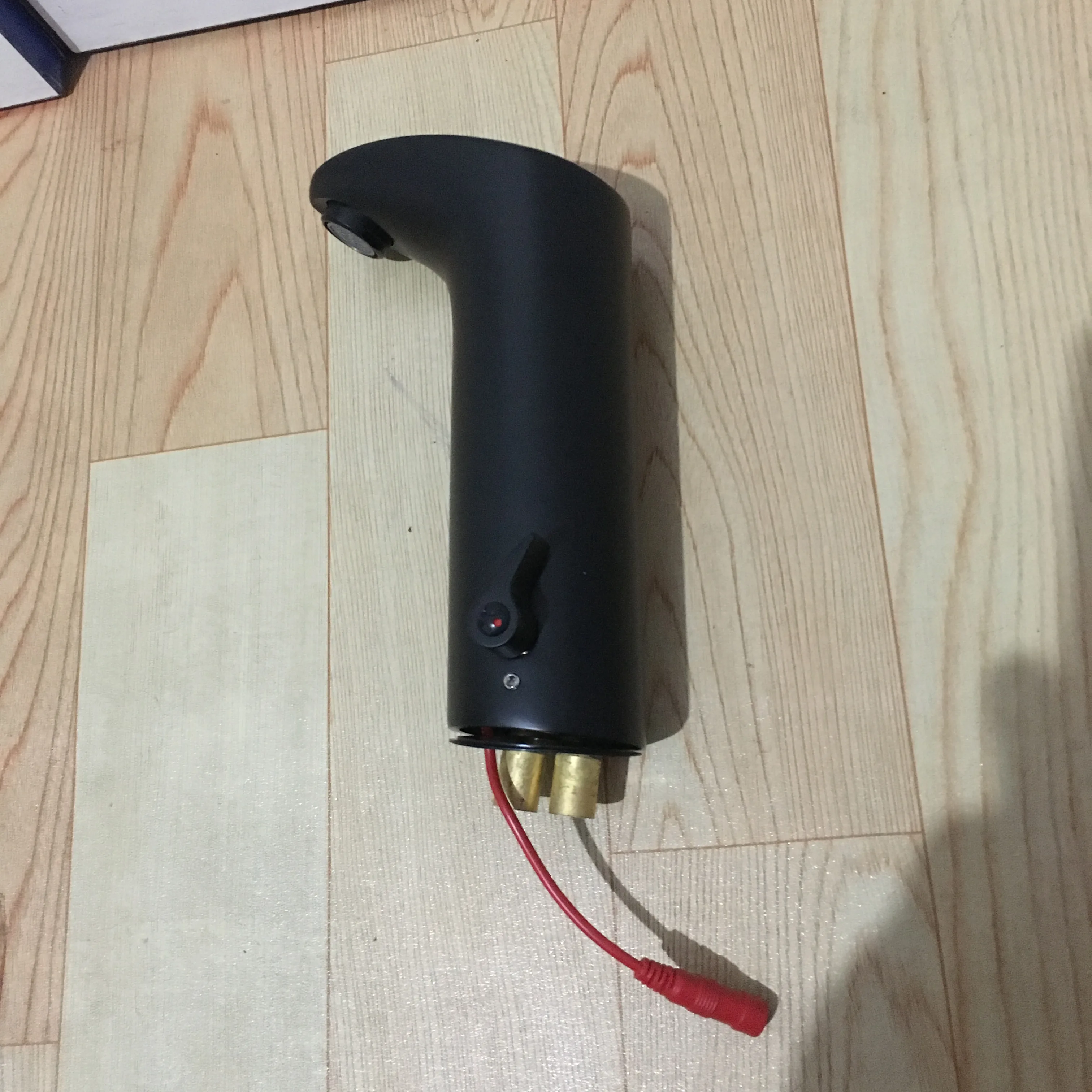 

Латунный автоматический сенсорный смеситель для раковины, устанавливаемый на столешницу, цвет розовое золото, бесконтактный инфракрасный смеситель, матовое золото, с датчиком горячей и холодной воды