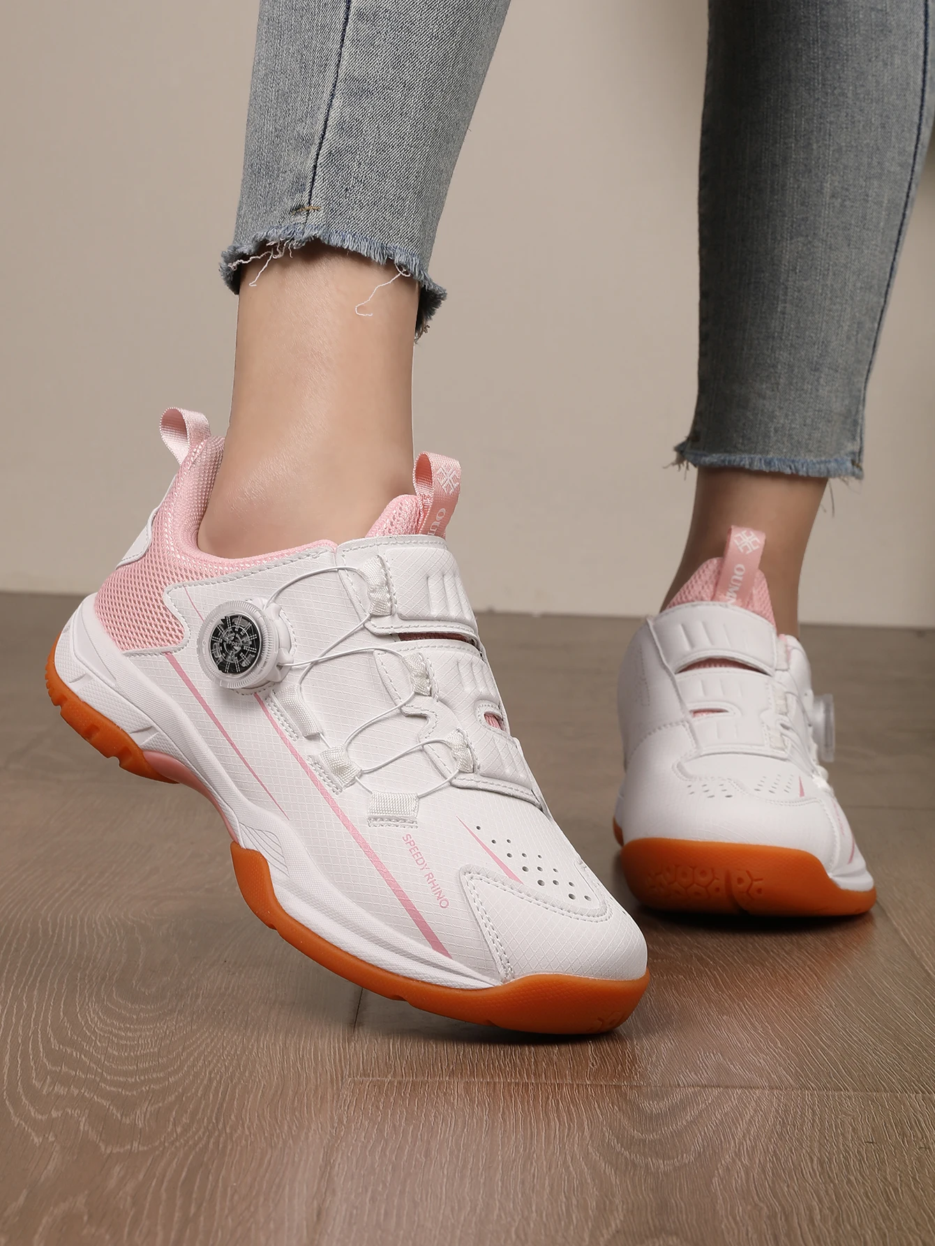 أحذية كرة الريشة المحايدة التي يمكن ارتداؤها، أحذية كاجوال للنساء، أحذية تنس مضادة للانزلاق للمشي في الهواء الطلق، أحذية مسطحة خفيفة الوزن جيدة جدًا