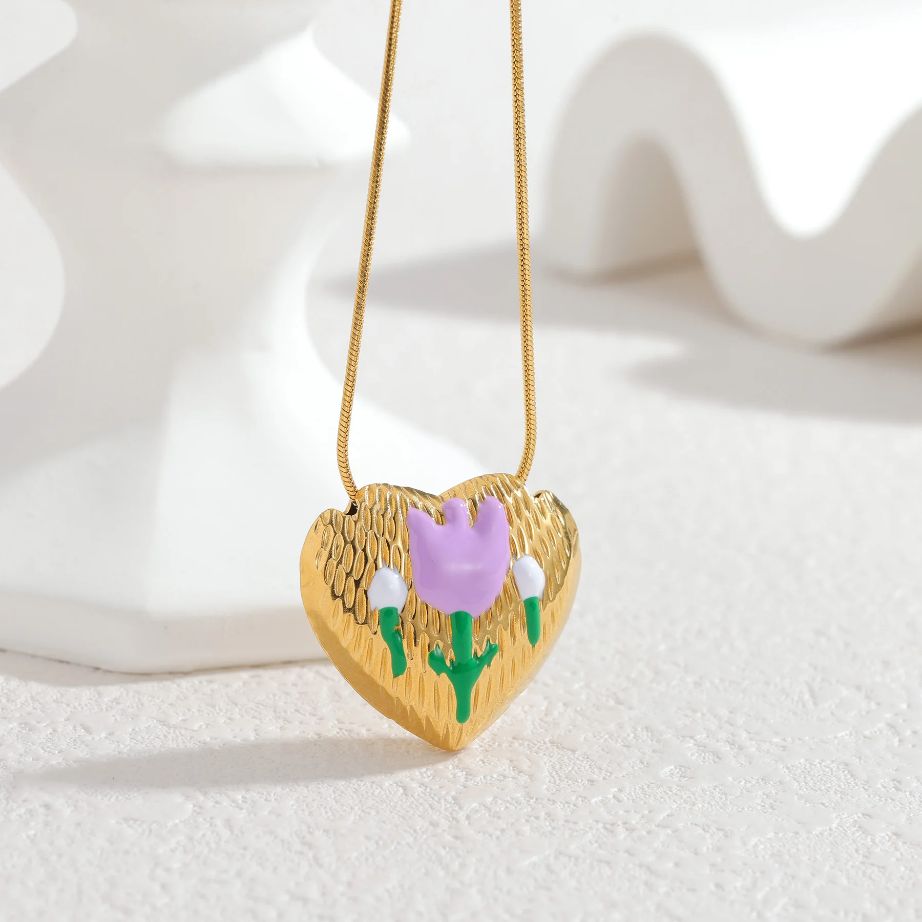 قلادة من الفولاذ المقاوم للصدأ على شكل قلب زهرة متعددة الأنماط من الزيت بالتنقيط من Kissmoon مثالية للنساء هدية يومية للمهرجانات