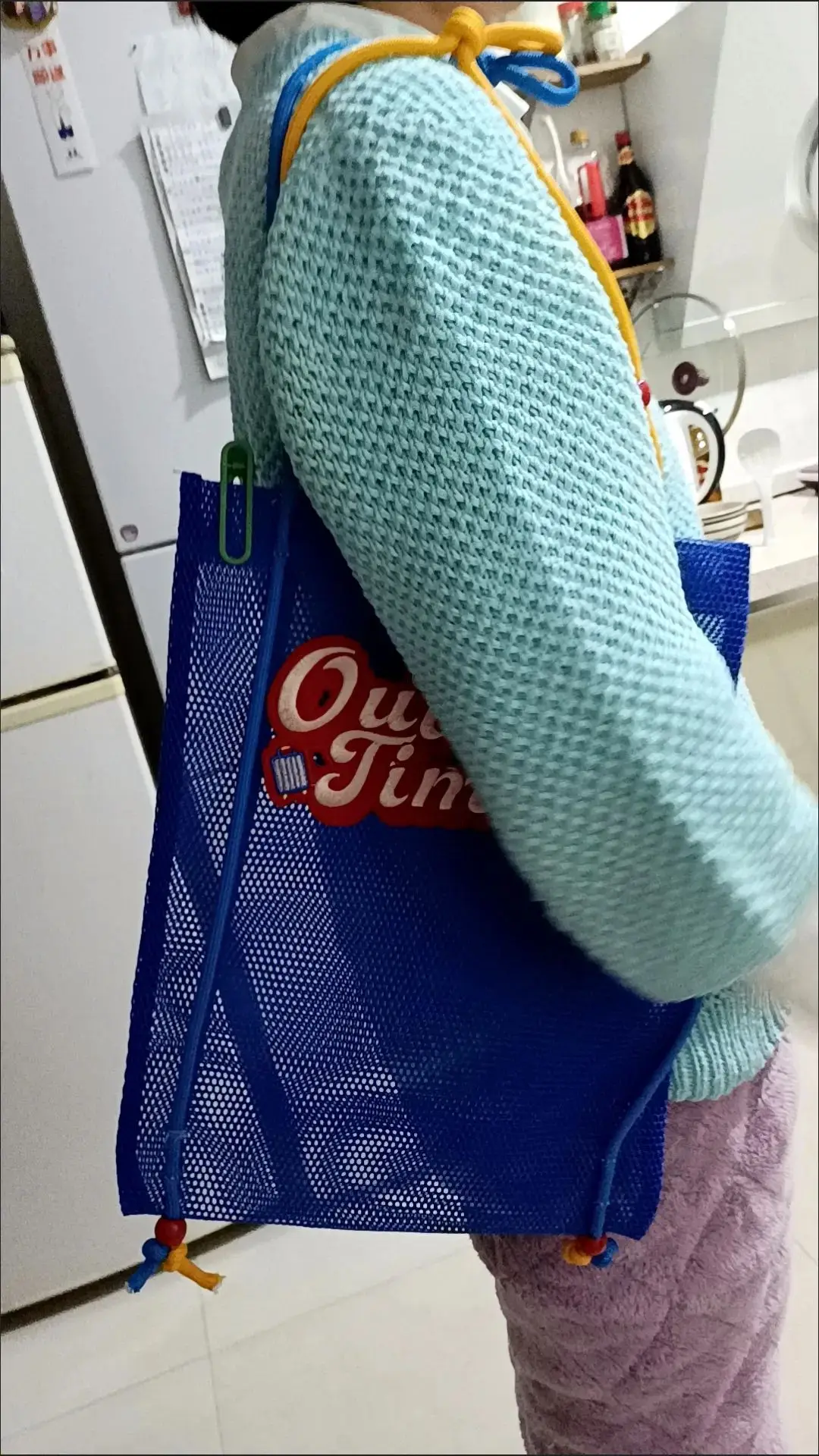 Blue Mesh Beach Bag Colorful Holiday Collection Sturdy Beaded Hand Rope Handle Strap Tote Mesh Pocket Bag Multifunctional Storag