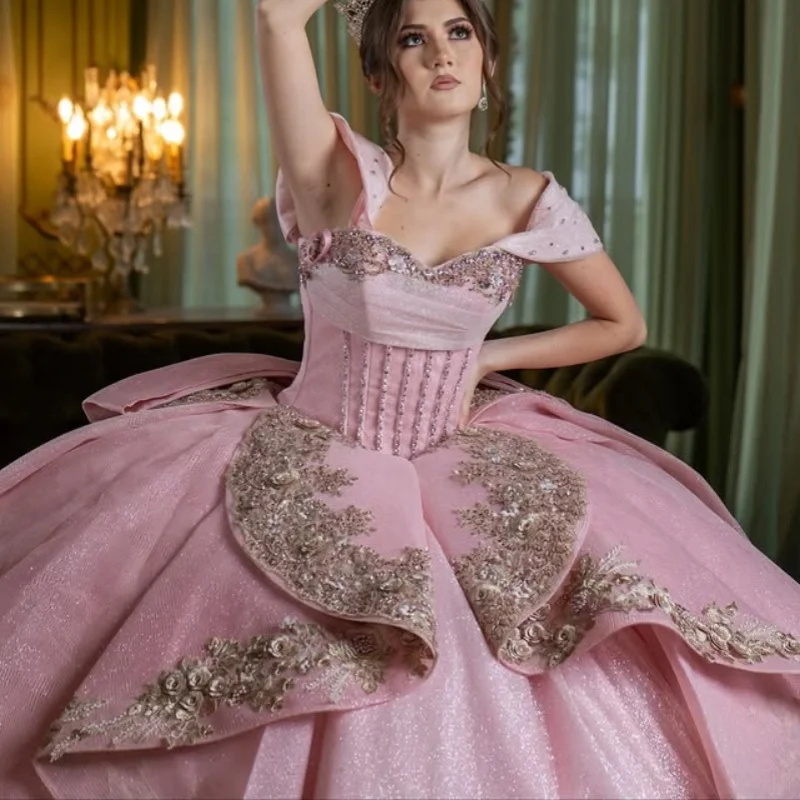 

Блестящее розовое платье Quinceanera, кружевное многослойное платье с открытыми плечами и блестками, длинный хвост, бант, платья de 15, Quinceanera ﻿ Индивидуальный