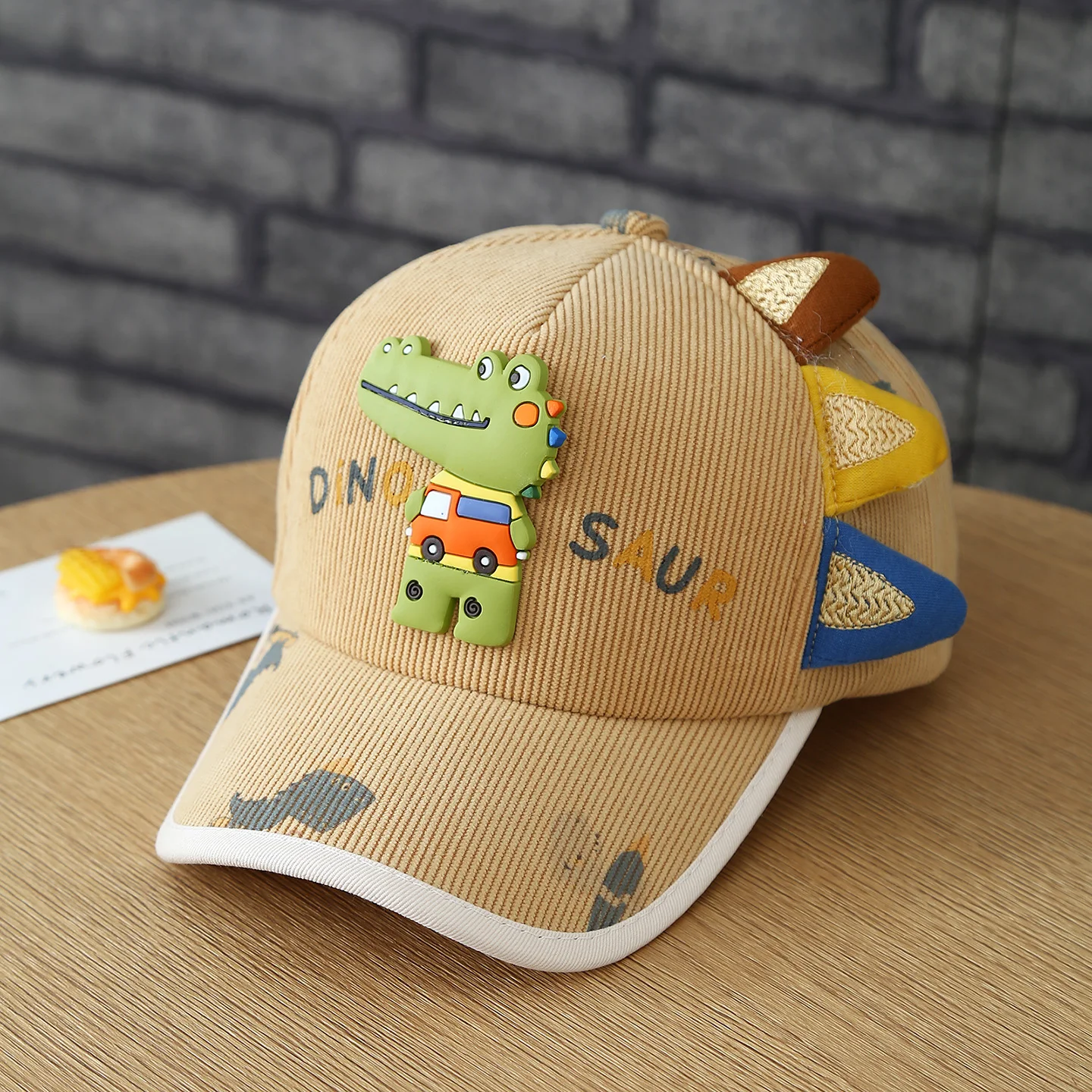 Corduroy three-dimensional crocodile embroidery letter baseball cap suitable for sun protection during autumn and winter outings