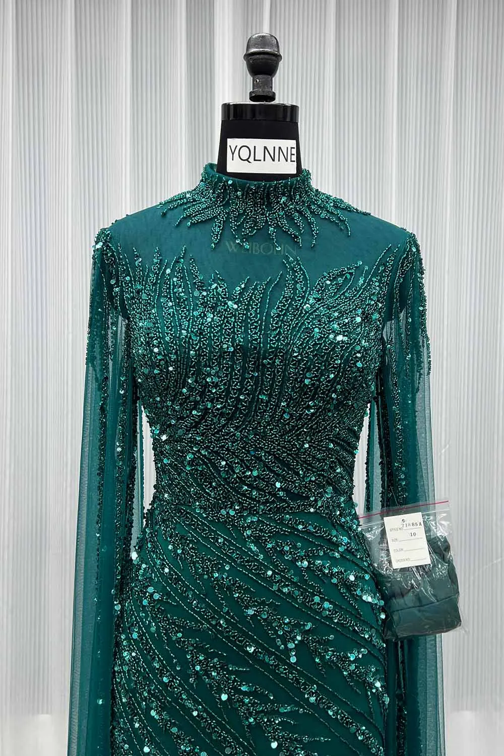 YQLNNE 049 فساتين سهرة متواضعة مصنوعة يدويًا باللون الأخضر الداكن مع كيب فستان رسمي لحفلات الزفاف للنساء #3