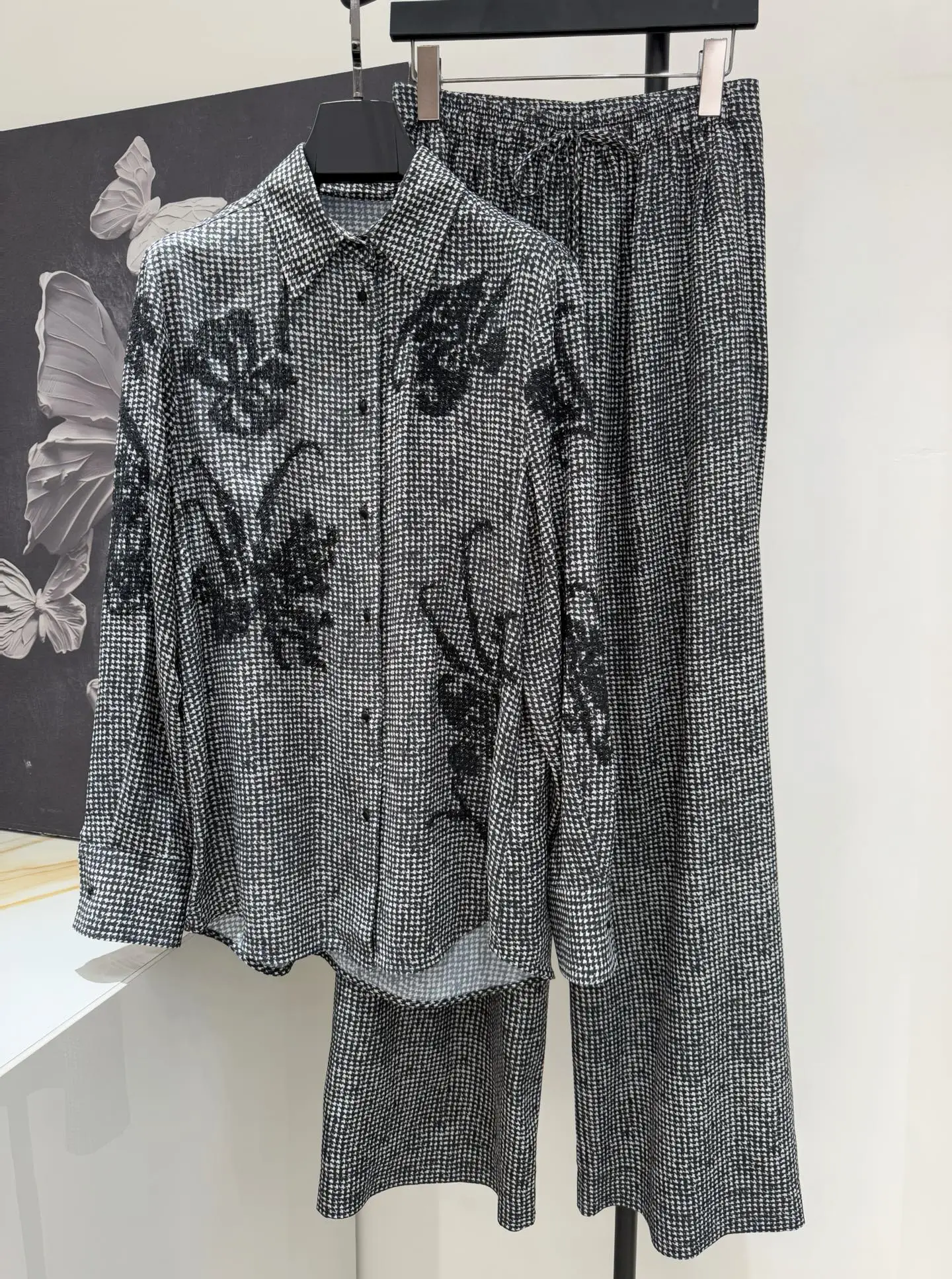 Blumen-Patchwork-Hemd mit Revers und langen Ärmeln, Set mit Blumenmuster, Herbst, lässig, elegant, modisch, bequemes Hosen-Set