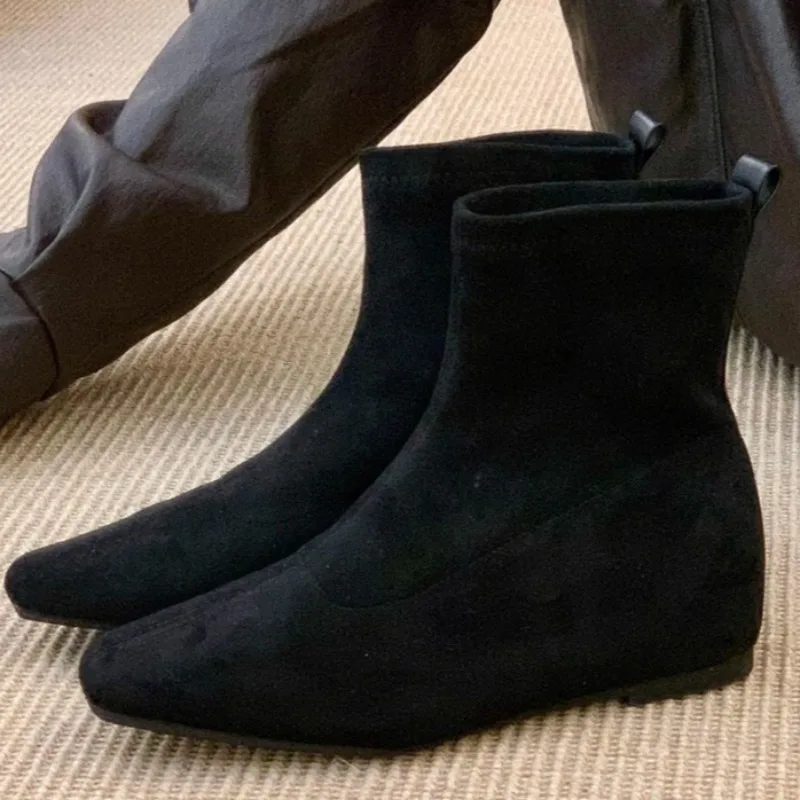 العلامة التجارية مصمم 2025 الخريف جديد كلاسيكي بلون أحذية بوت قصيرة اليومية المنزل مكتب التسوق خفيفة الوزن تشيلسي الأحذية بوتاس موهير