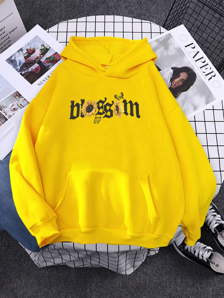 Sunflower Blossom In Spring Pattern Hoodie Cartoon Harajuku Streetwear Pocket Casual Pullovers Autumn Fleece Clothes Womens