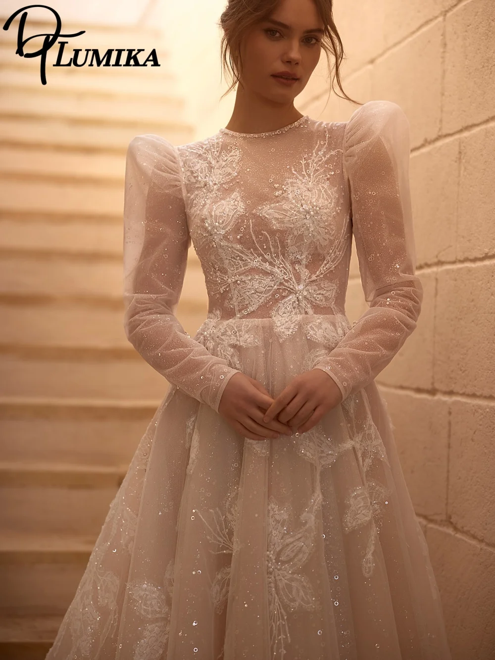 

Romantic Long-Sleeved Wedding Dress 2026 Elegant A-Line Bridal Gown Sexy Round Neck Applique Floor-Length Customized