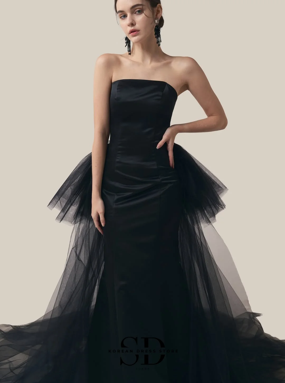 Sondr 블랙 웨딩 드레스 끈이 없는 새틴과 튤 신부 셀프 웨딩 드레스 맞춤형 한국 웨딩 드레스 사진 촬영