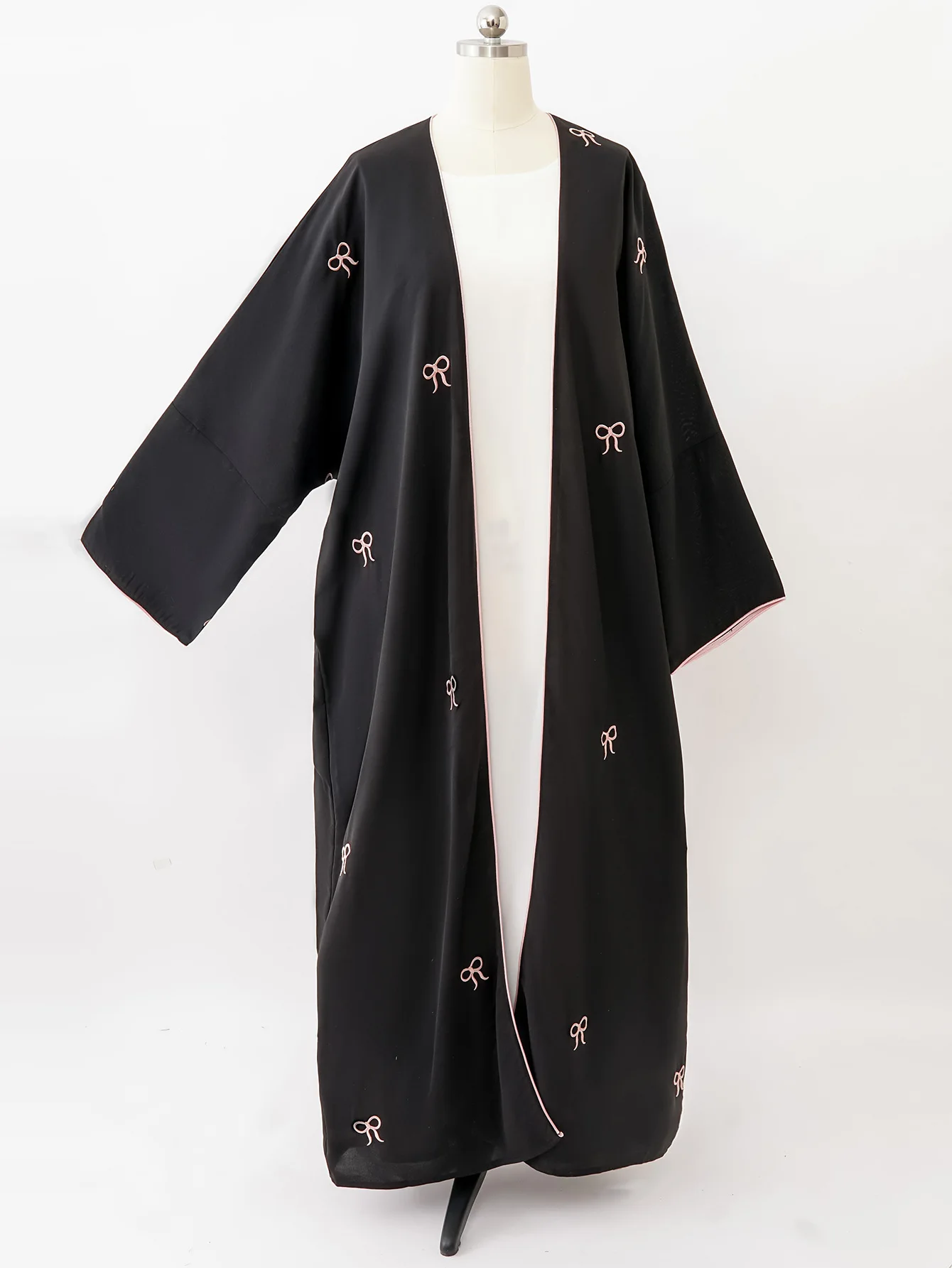 

Luxurious Dress Modest Full-Sleeve Arabic Dress Stylish Ribbon Embroidered Dress Sophisticated Floorlength Evening Kaftan