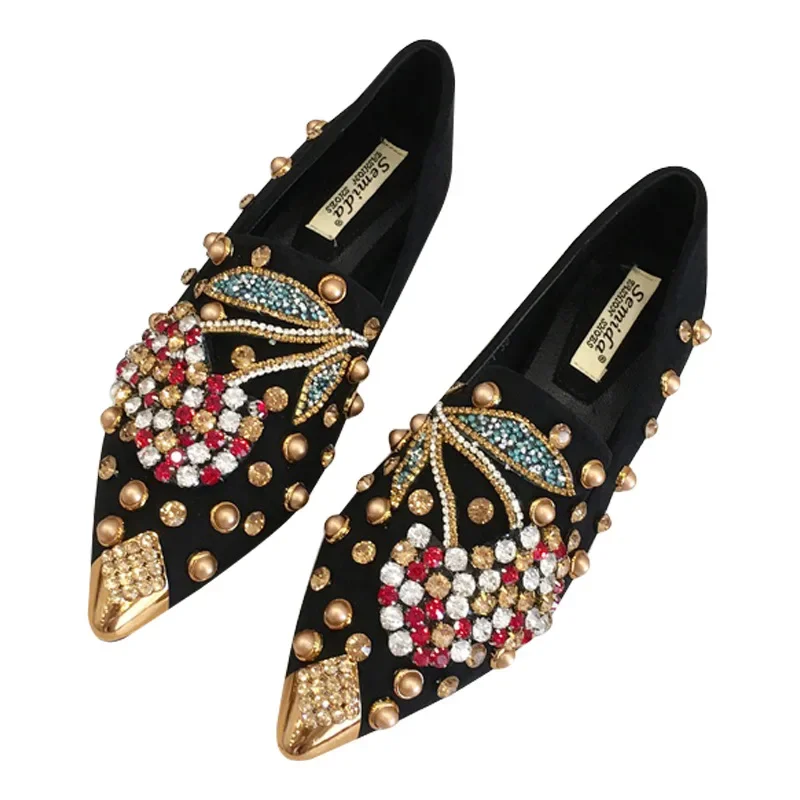 New 2024 Pointed Toe Women Flat Rhinestones Loafers Autumn Rivets Classic Ladie Flats Shoes Women\'s Ballet Flats Soft Boat Shoes