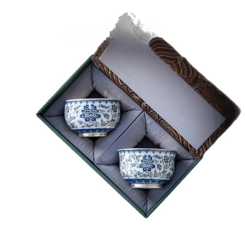 

Blue and white twisted lotus and silver master cup household ceramic high-end teacup