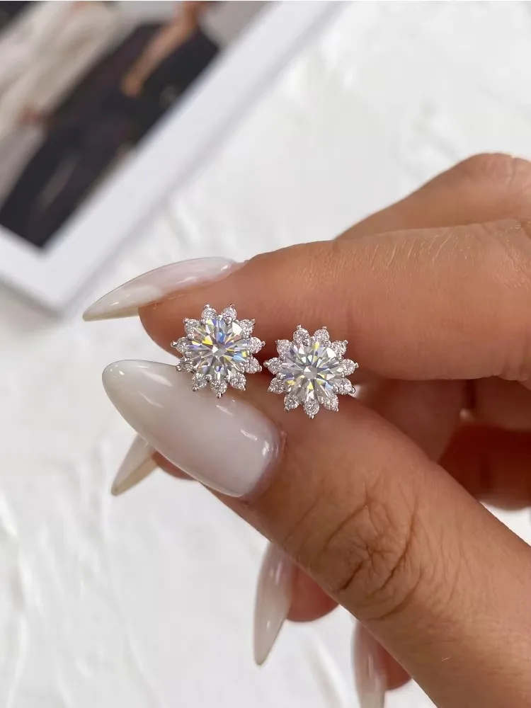 DiamondWorld Sparkling 0.5CT Moissanite Diamond Halo Sun Flower Stud Earrings for Women 925 Sterling Silver Party Fine Jewelry