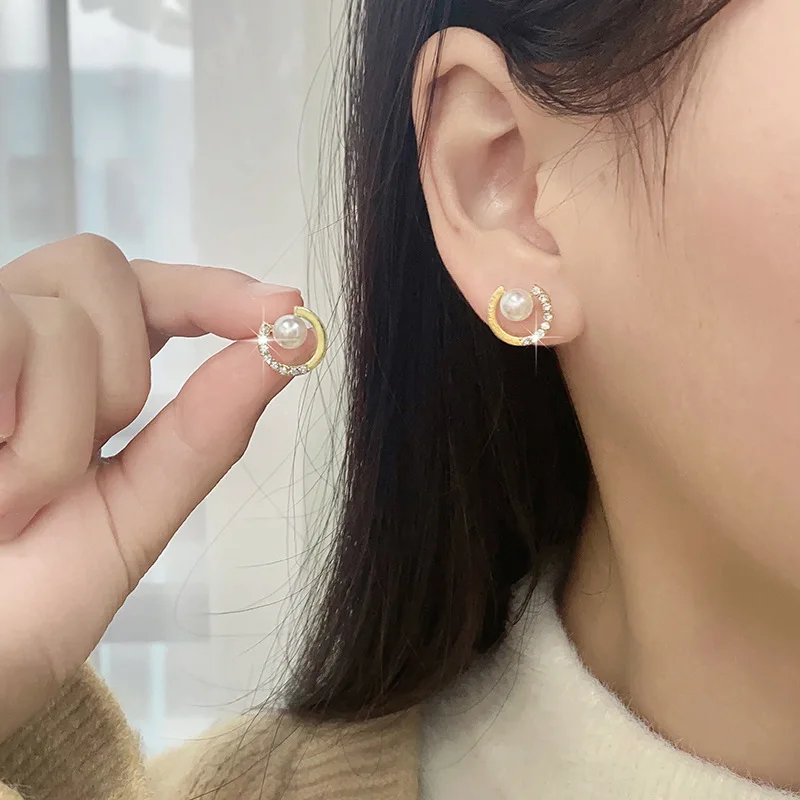 Korean Elegant Women Imitation Pearl Circle Earrings Modern Earrings 2023 Small Versatile Wedding Earrings Party Jewelry Gift