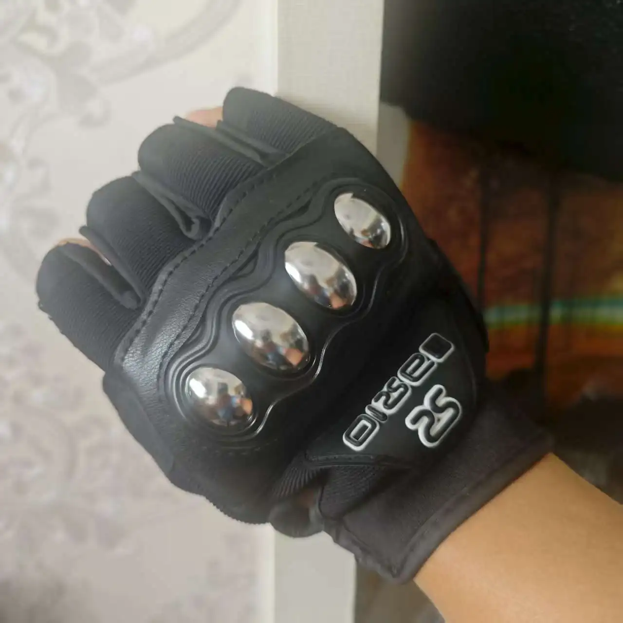 

Летние мотоциклетные перчатки с половиной пальца, дышащие для мужчин и женщин, перчатки для верховой езды из нержавеющей стали, противоскользящие защитные перчатки для мотокросса