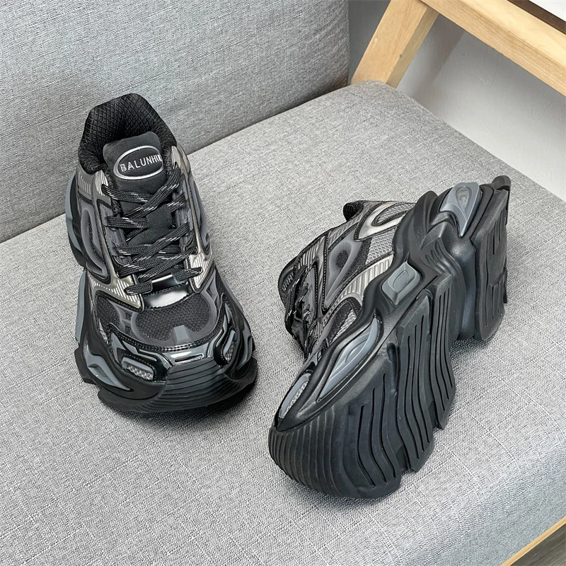 

Trendy men's running shoes are designed to be cool, trendy, and comfortable to wear, suitable for daily commuting and indoor and