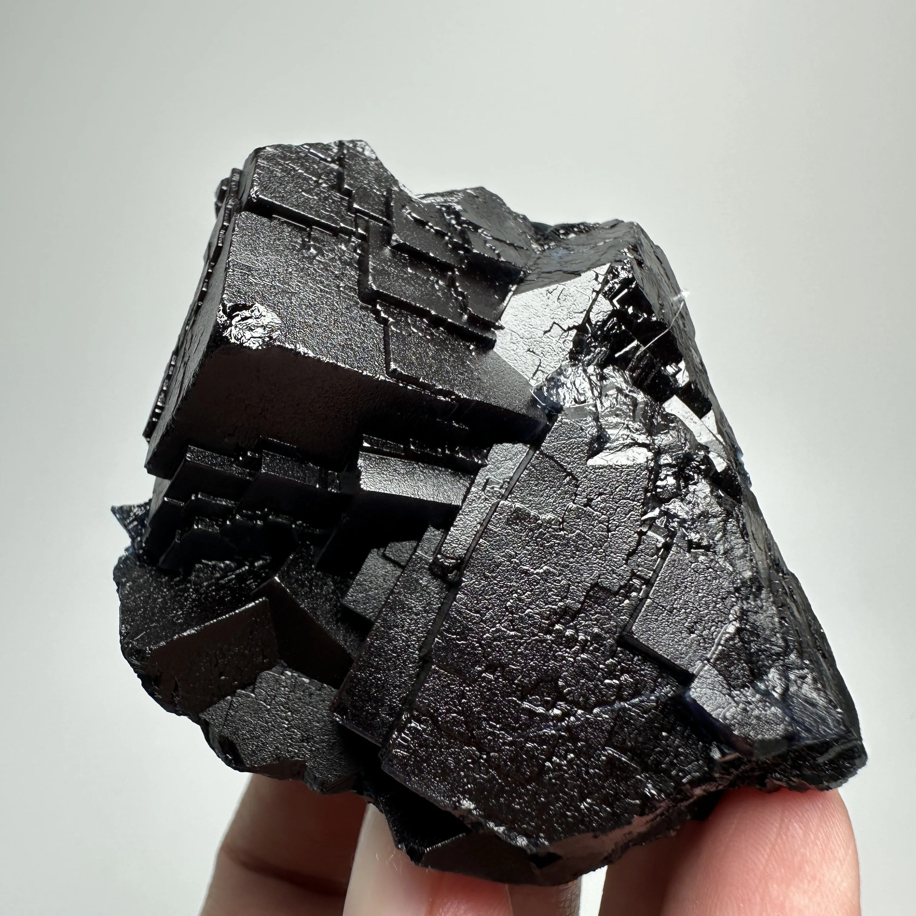 Natural fluorite Pakistan black rose fluorite specimen red light rough mineral crystal quartz healing stone home decoration