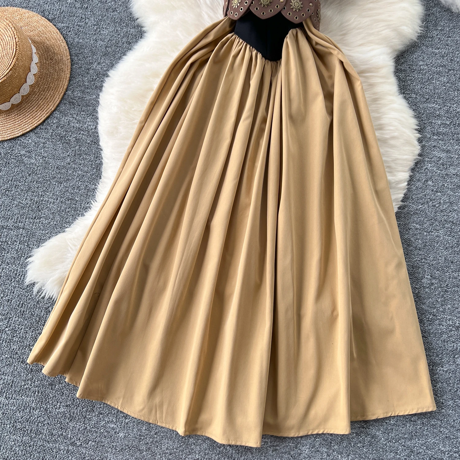 Vintage Court Style Round Neck Dress Bubble Sleeve Dress Belt Contrasting Splicing Pressed Pleat Dress Large Swing Long Skirt