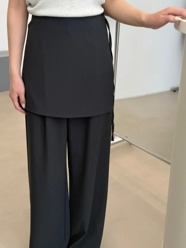 

Корейский модный комплект из двух предметов: брюки с высокой талией и широкими штанинами, свободный крой, с поясом, и юбка. Повседневный женский костюм.