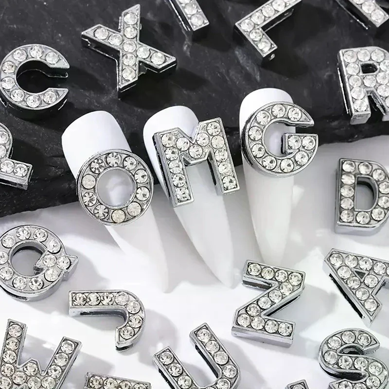 26 ชิ้น Charm Rhinestone ตัวอักษรภาษาอังกฤษ DIY ตกแต่งเล็บ FCartoon Letter เล็บแฟชั่น DIY ตกแต่งเล็บอุปกรณ์เสริม