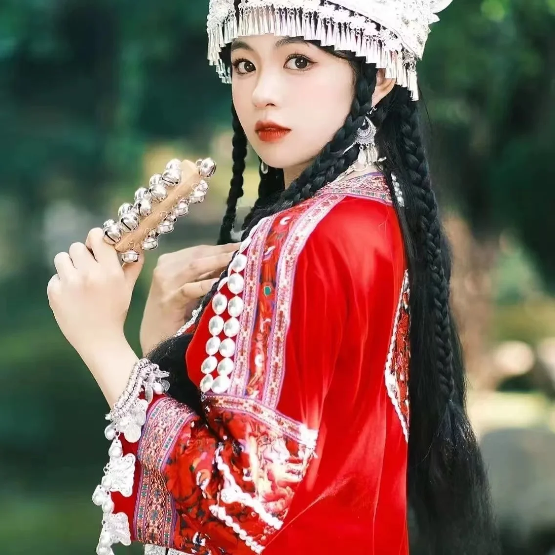 Miao dress up new ethnic costumes art performance photography costumes