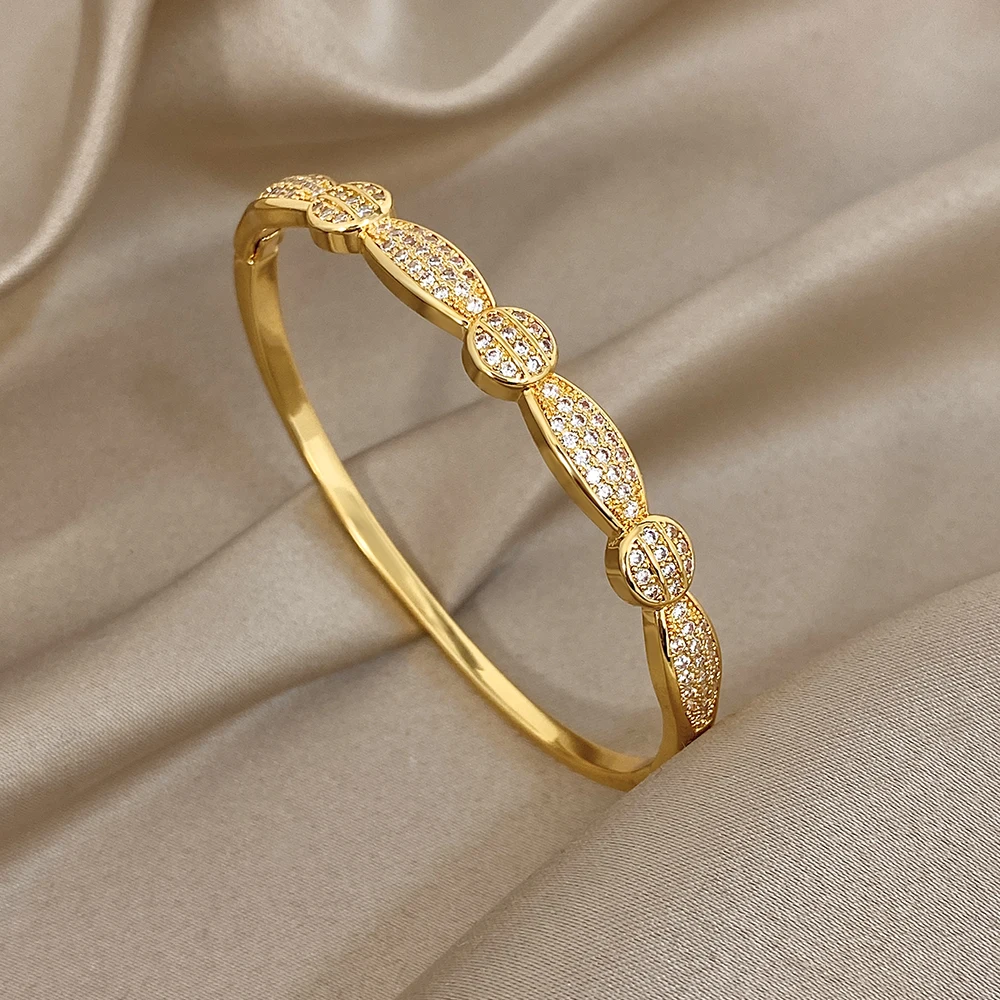 

Freetry Vintage Rhinestones Gold Color Bracelet Women Luxury Geometric Irregular Cuff Spring Bangle 2026 Fashion Jewelry Gifts