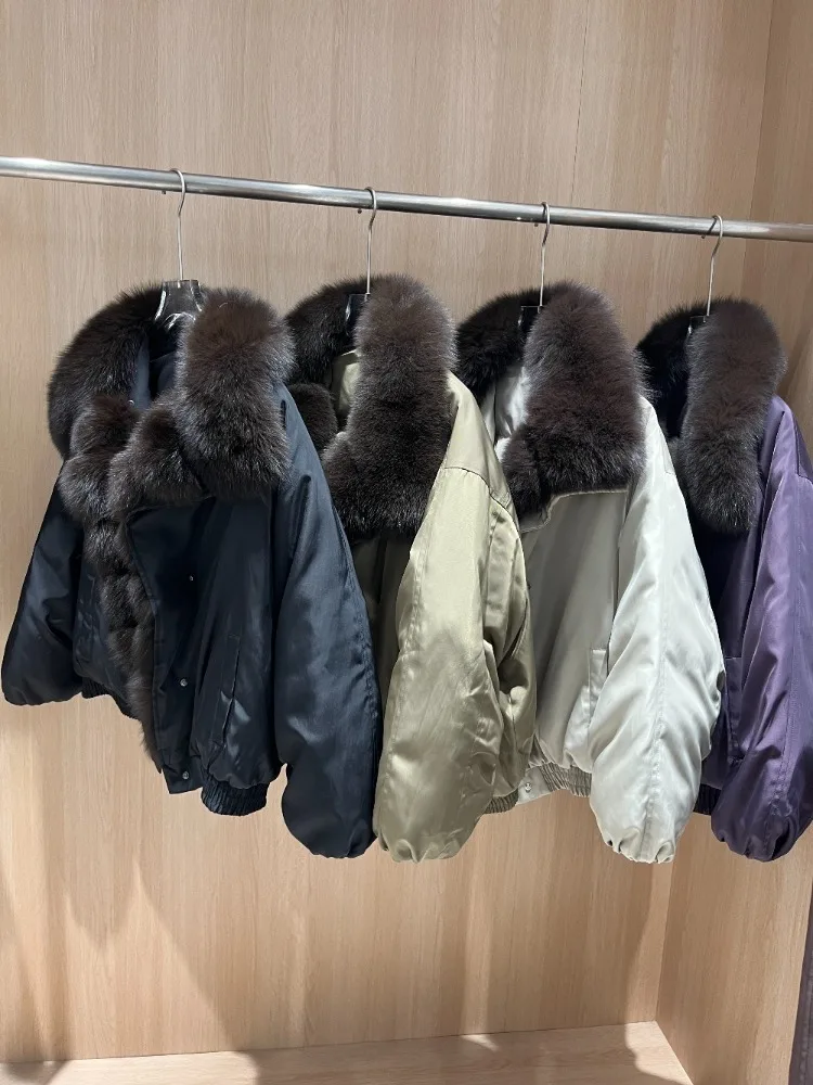 سترة نسائية سترات مبطنة خفيفة الوزن في انتظار سترة شتوية دافئة دافئة للنساء 2025 ملابس نسائية فاخرة