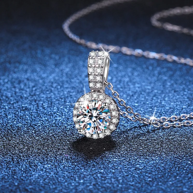 

S925 PT950 Покрытие Круглый Ореол Ожерелье 1 карат D Цвет Муассанит Классический Пасьянс Ювелирные Изделия Подарок для Женщин