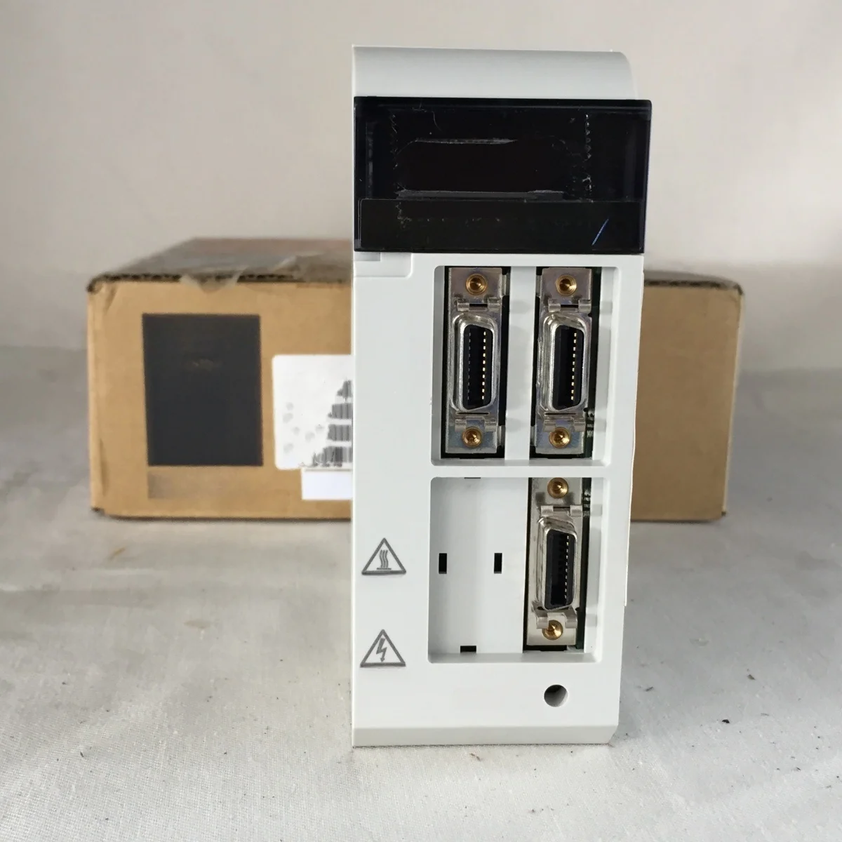 

100% оригинальный новый сервопривод MR-J2M-P8B-ET011 MR-J2S-20B-PY096 MR-J2S-70B, гарантия 1 год, быстрая доставка