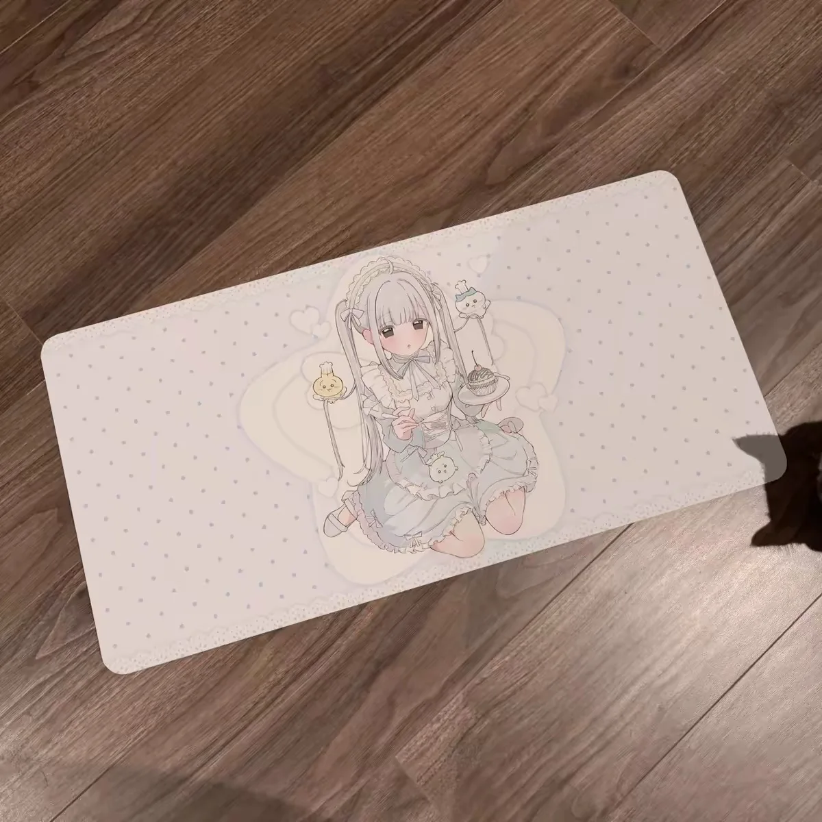 Waterproof, oil-resistant, no-wash leather mouse pad and desk mat.