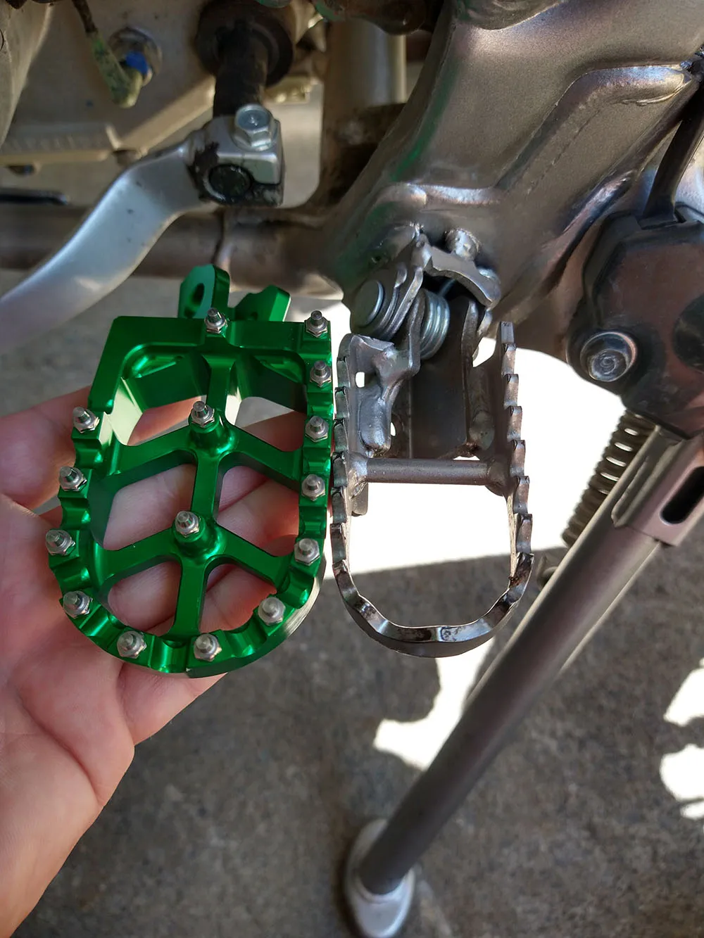 Für Kawasaki KLX150L KLX150BF KLX150 KLX 150 L BF KLX 150L 150BF Motocross-Zubehör Fußrasten Fußstützen Pedale – Detail 3