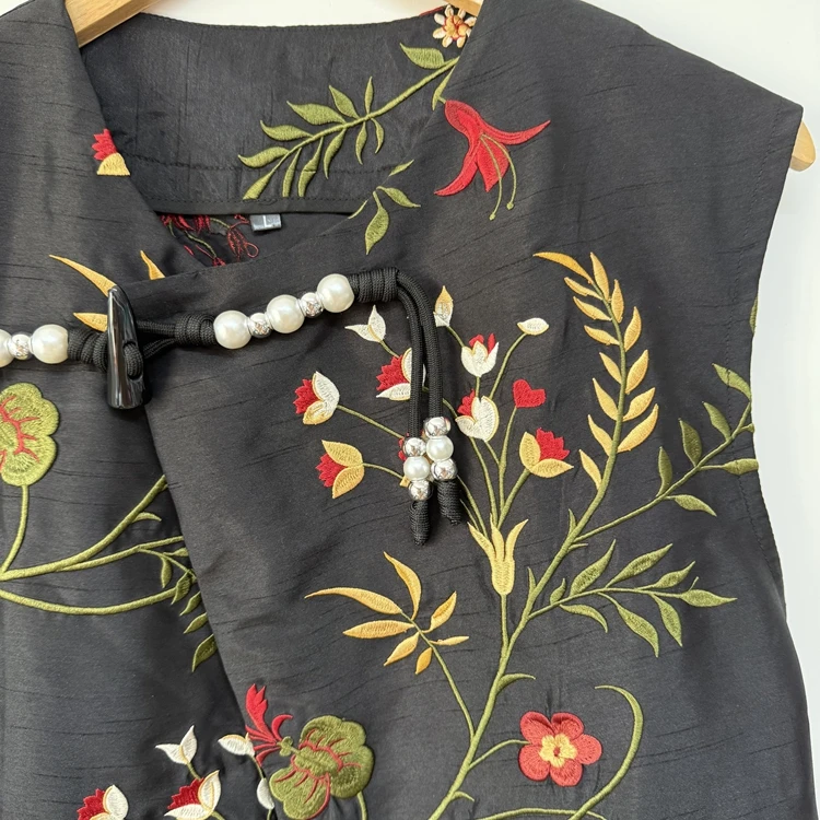Men's 2025 Summer New Fashion New Chinese Style Tank Tops Male Embroidered Asymmetrical Vests Trendy Sleeveless Handsome Tops