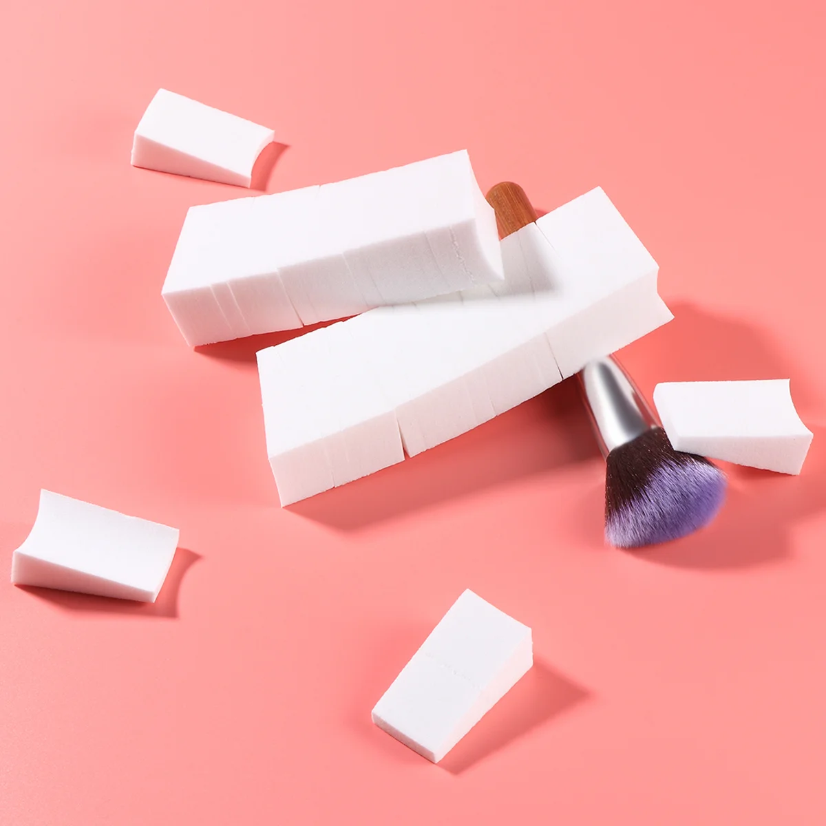 24 قطعة من مكياج الوجه على شكل مثلث لمزج كريم الأساس وأحمر الخدود وإسفنجات الوجه الناعمة الممتازة للاستخدام اليومي الآمن