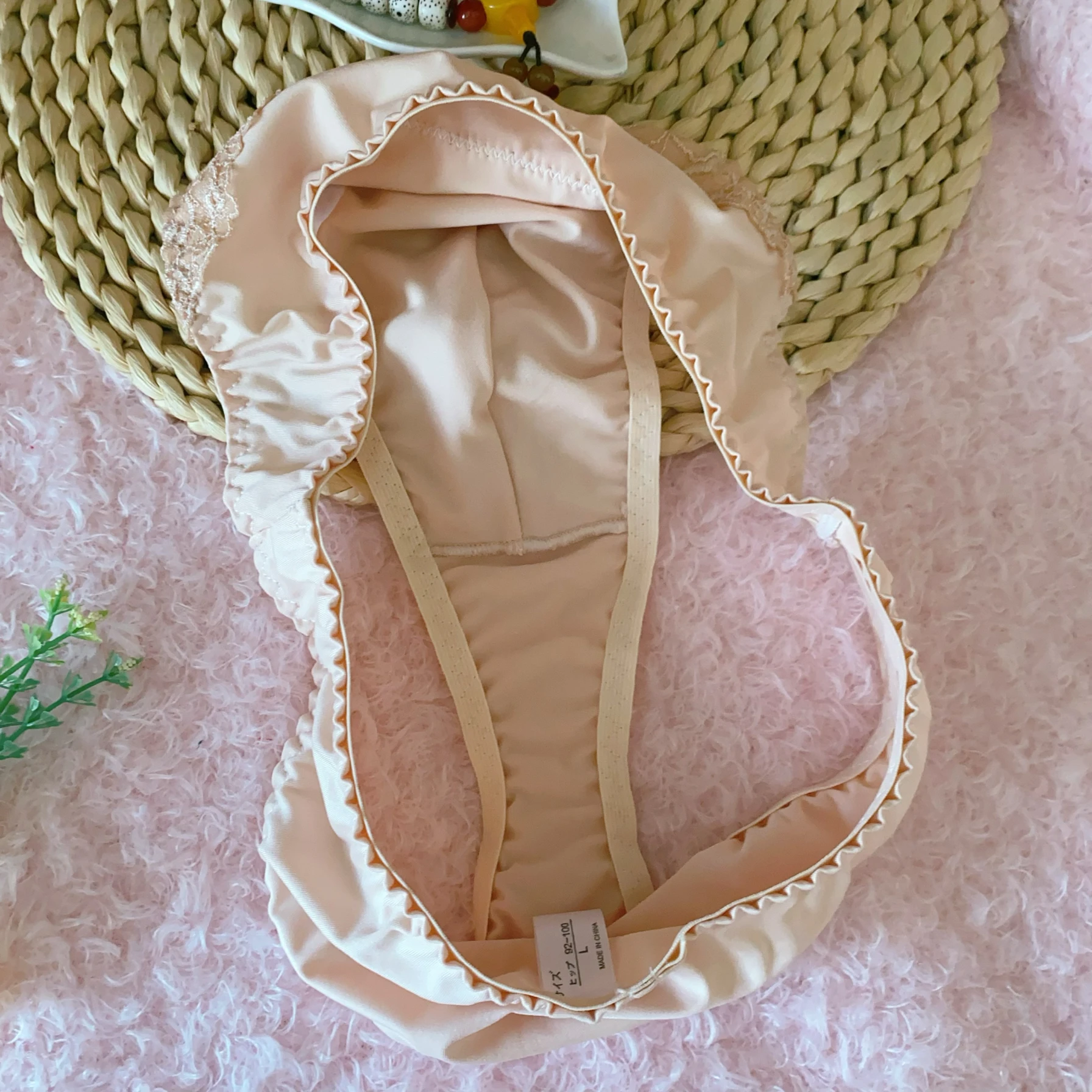 Man's Lace Bowtie Thong Convex Pouch Briefs Sissy Pink Low Waist G-string Underpants DJ Club Bar BF Gift LGBQ Panties