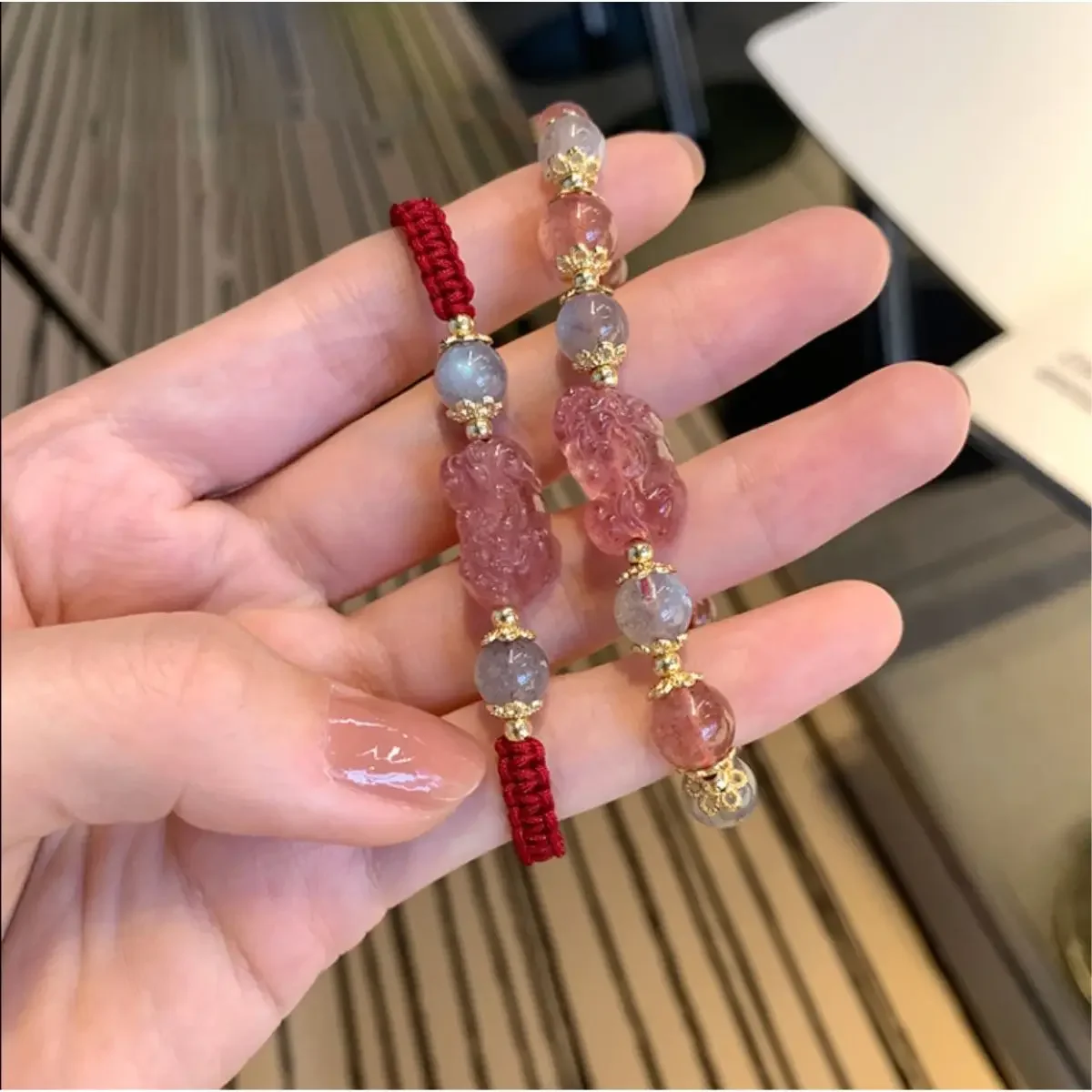 

Mencheese Natural Lucky Crystal Strawberry Quartz Pi Xiu Bracelet Female Animal Year Red Carrying Strap Woven Gift Girlfriends