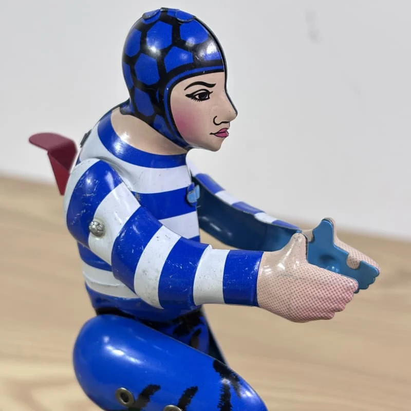 Metal Tin Rugby player football sportsman Clockwork Wind up model toy Adult Collection Retro gift