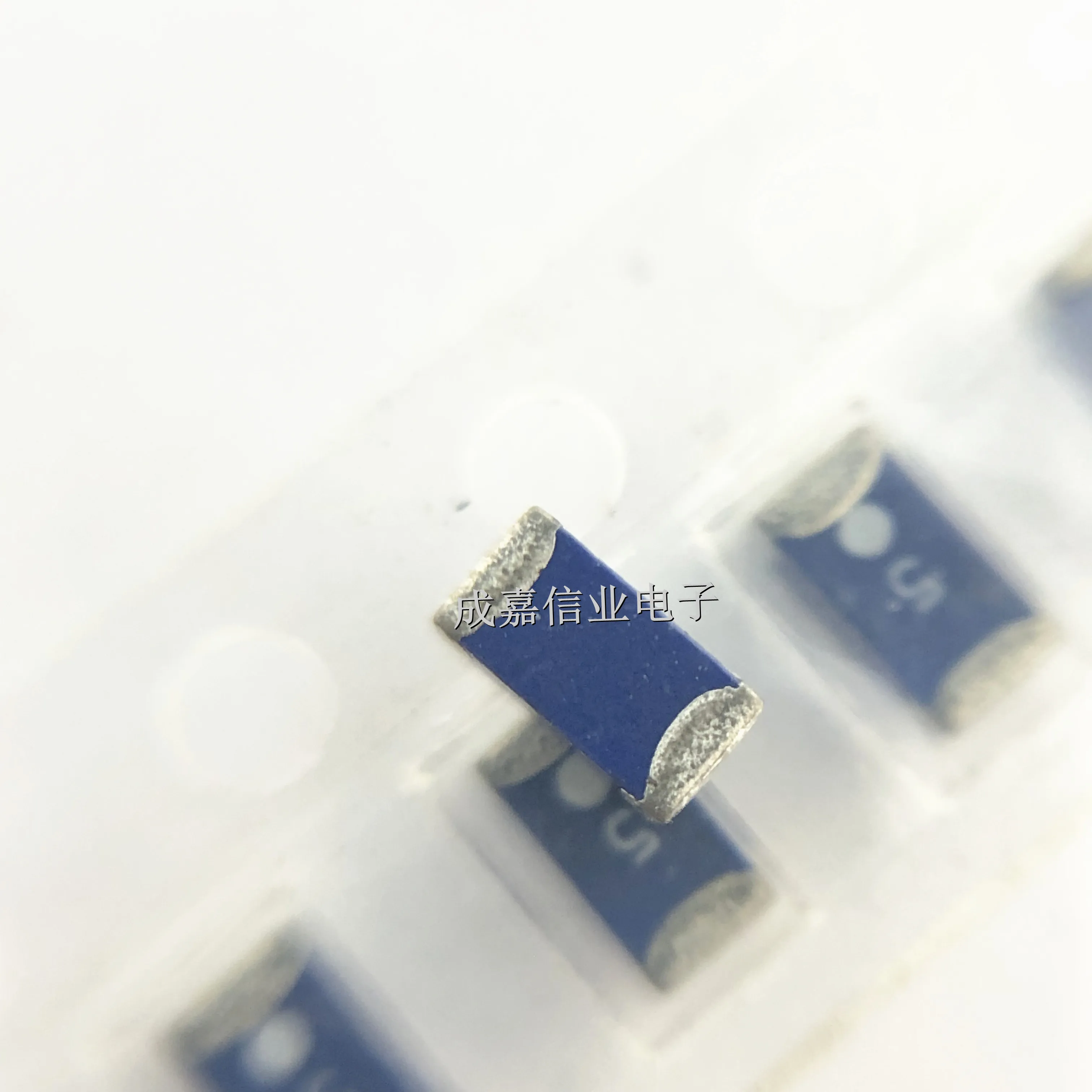 10pcs/Lot CAN4311712052453K Chip Antenna, Single Band, Linear, 2.4 GHz to 2.5 GHz, Surface Mount  3216 1206