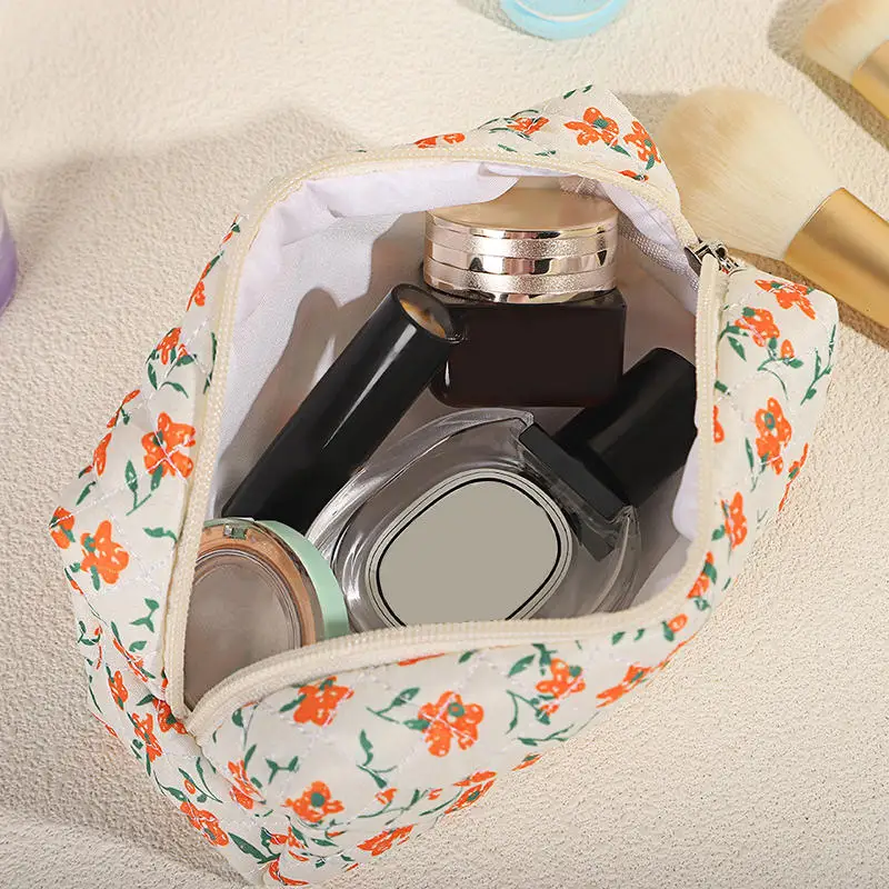

2024 New Korea Floral Print Makeup Bag Large Capacity Portable Cosmetic Case For Travel Toiletries Cosmetics Storage Bag