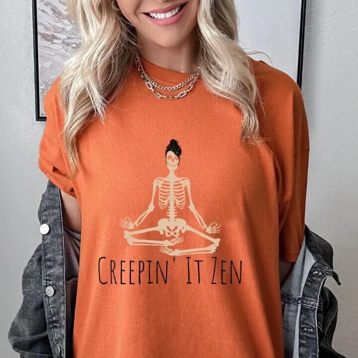 

Футболка Creepin It Zen Yoga Skeleton на Хэллоуин для влюбленных, модная поза учителю s