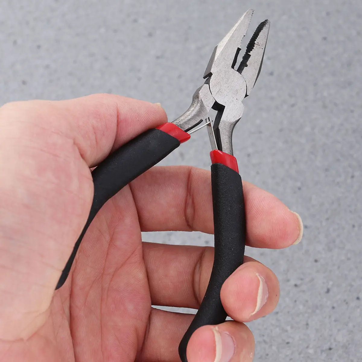 

Прецизионные плоскогубцы черные 124 мм, стальные, для ювелирных работ, для затягивания винтов, гибки проволоки, мини-плоскогубцы для ювелирных изделий