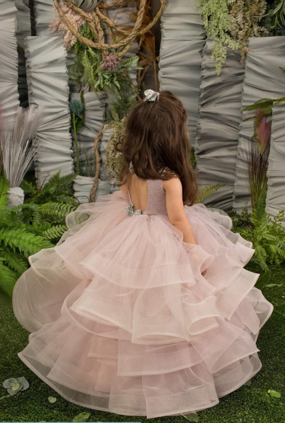Urocza, marszczona tiulowa suknia księżniczki dla dziewczynki w kwiaty
