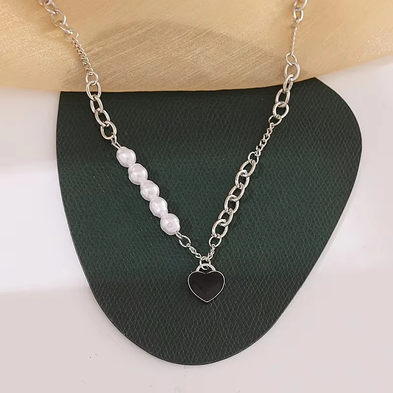 2025 Fashion New Necklace Sales Advanced Design Sense Minority Black Delicate Pearl Splice Love Girl Necklace Wholesale Fashion