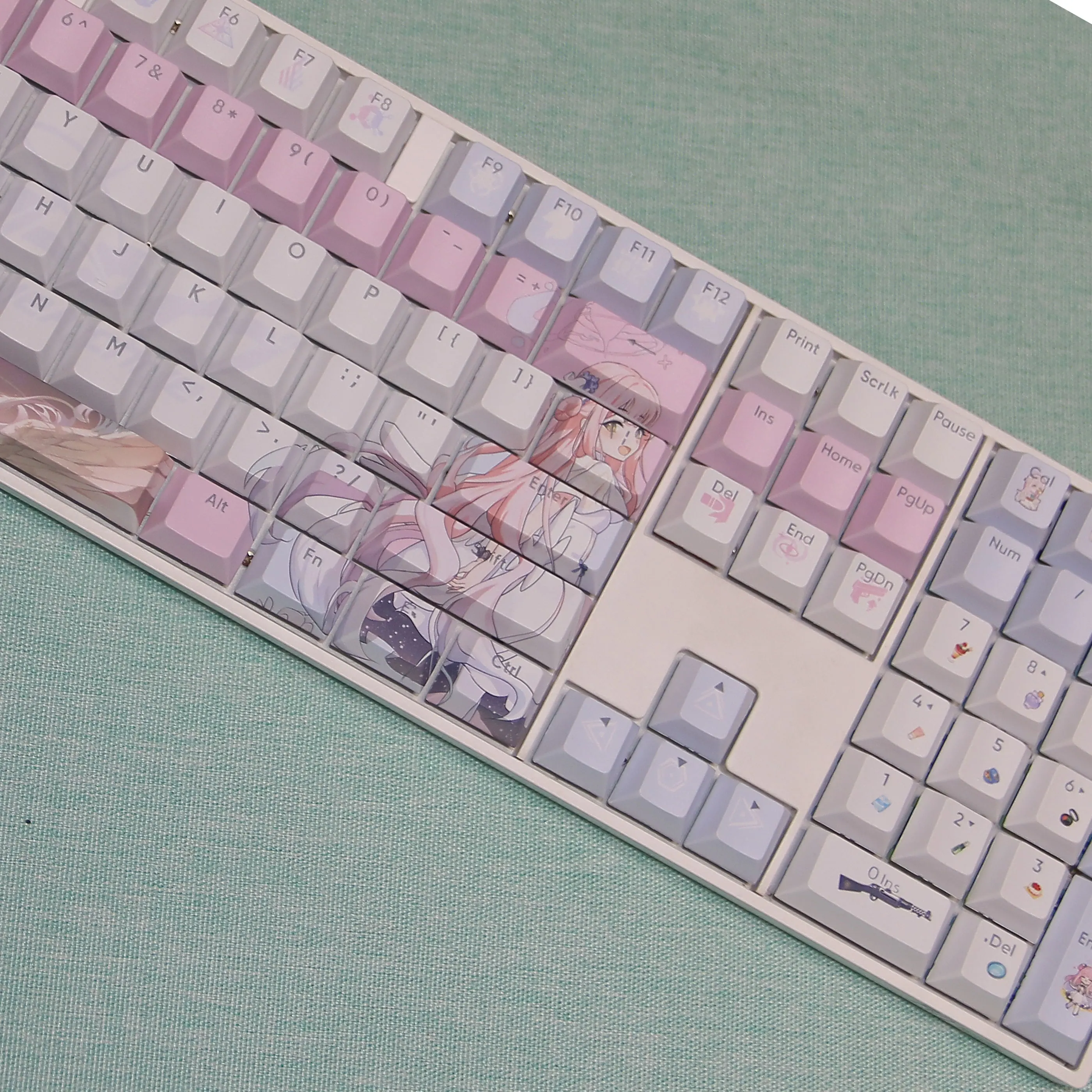 Game Blue Archive Mika Misono Pink PBT Tastenkappen Cosplay Requisiten Achse Seite gravierte mechanische Tastenkappen Gaming Tischzubehör – Detail 2