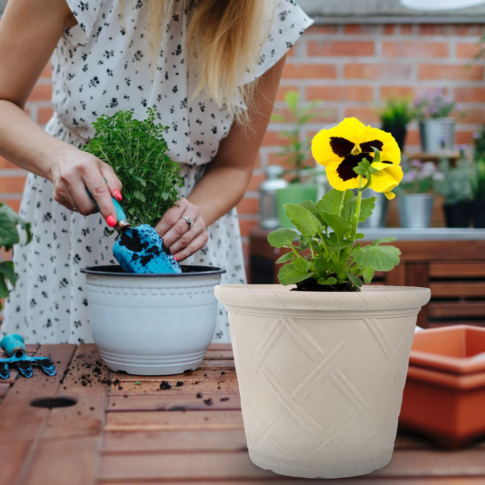 

1pcs Rustic Resin Flower Pot Planter Vintage Garden Decorative Indoor Outdoor Plant Container Small Bonsai Holder Floor Pot For