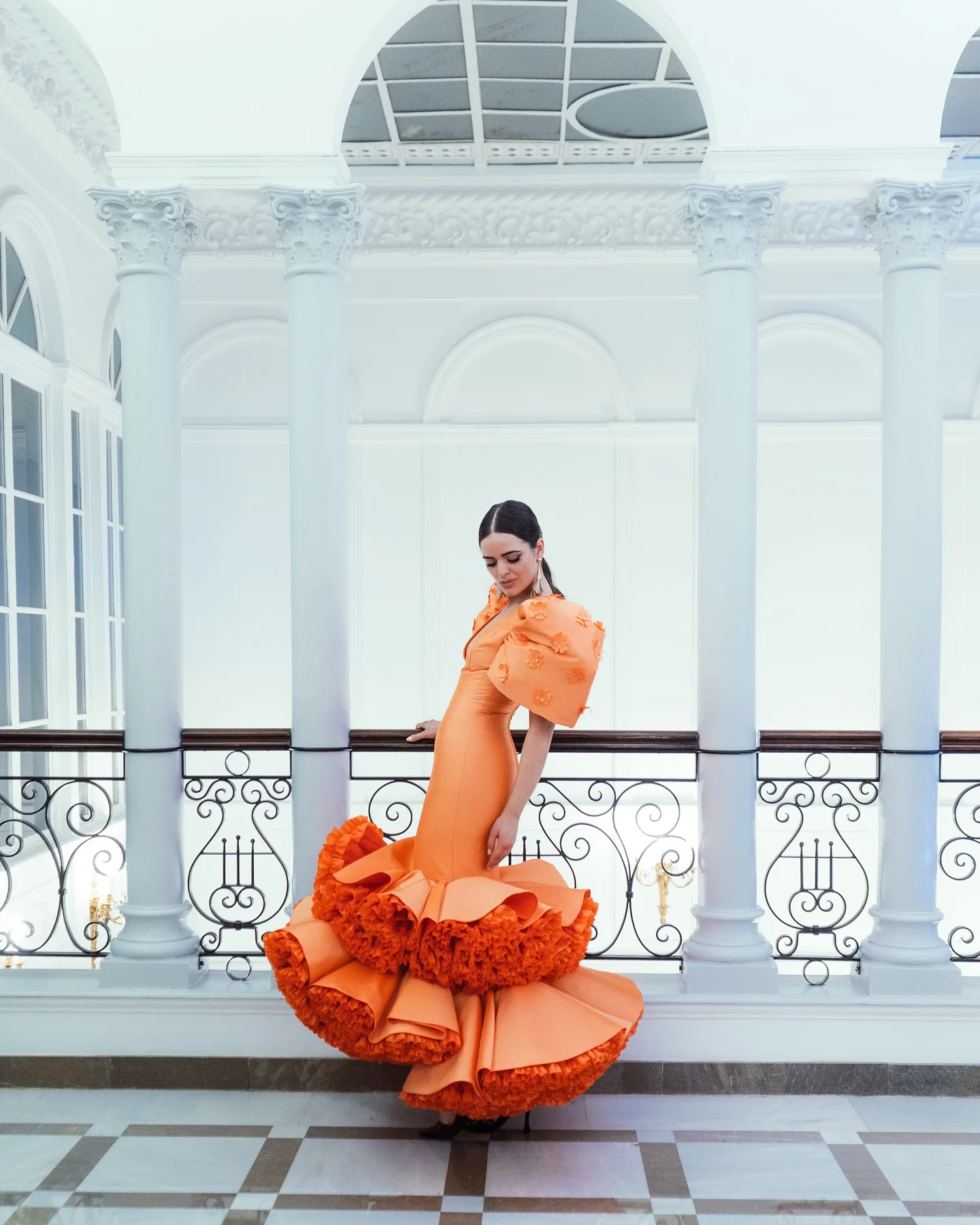 Hiszpańskie pomarańczowe suknie balowe o kroju syreny 2025 spódnica bąbelkowa bufiaste krótkie rękawy hiszpańskie urodziny sesja zdjęciowa sukienka Vestidos de fiesta