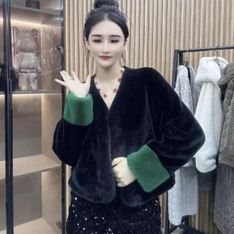 2025 New Mink Velvet Jacket Fashionable Women's Spliced   V-neck Short Furry Temperament Thick Cardigan