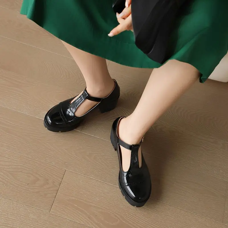 

Girseaby 2025 Женские туфли-лодочки с круглым носком на массивном каблуке 10 см с пряжкой и Т-образным ремешком на платформе Большие размеры 41 42 43 Женские туфли Мэри Джейн для свиданий