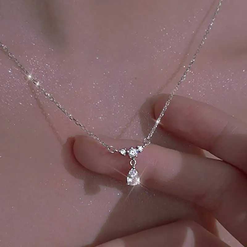 Huitan Ästhetische Damen-Anhänger-Halskette mit glänzendem Birnen-CZ-Stein, elegante Dame, Hochzeit, Verlobung, bezaubernde Accessoires, edler Schmuck